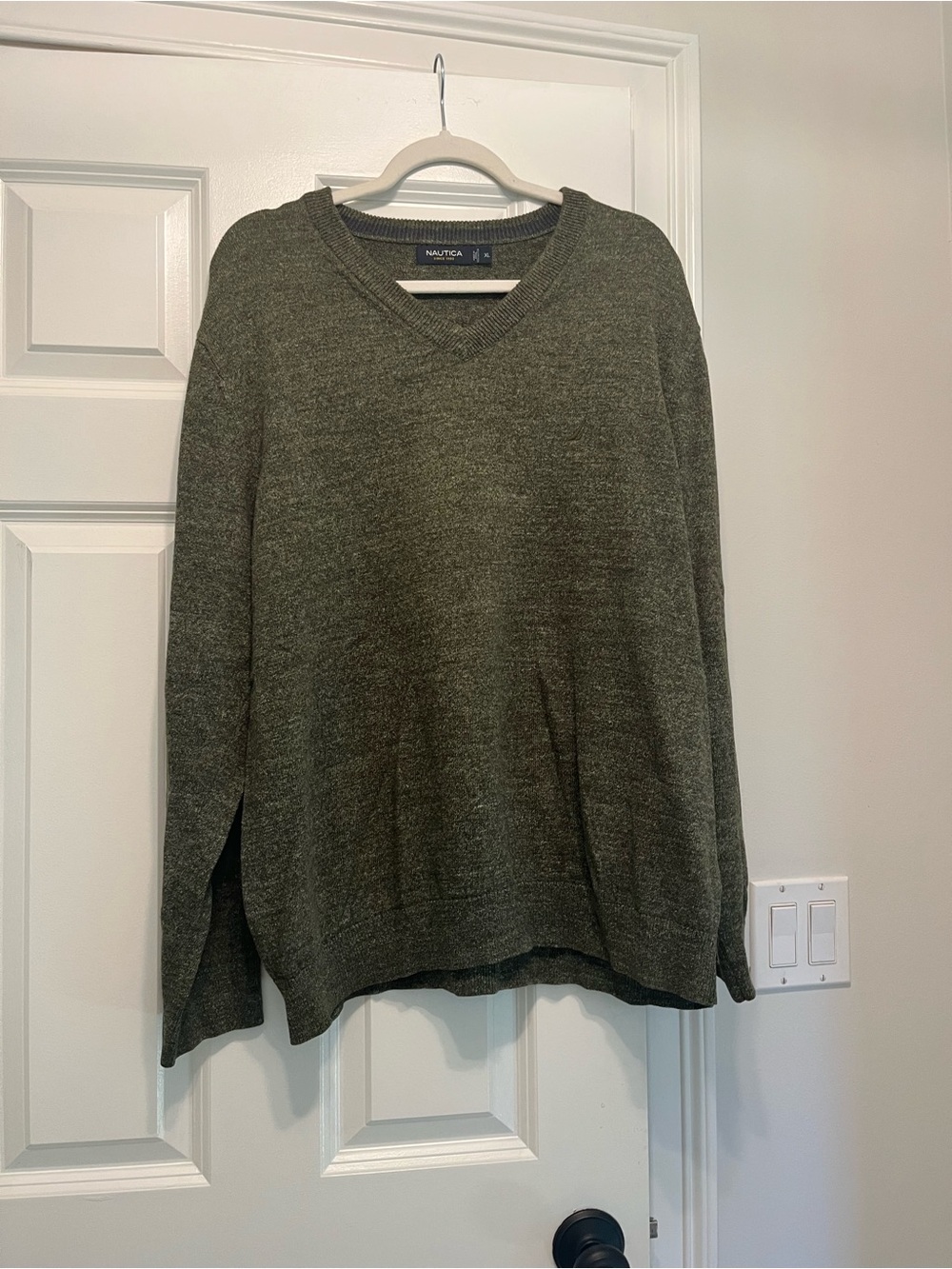 Nautica Men's Olive Green V-Neck Sweater